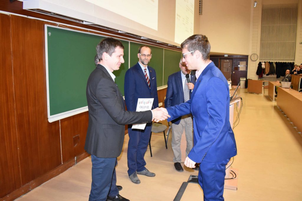 Dr. Palotás Zoltán átadta az SZTE ÁOK TDK első Aranyklinika díjait