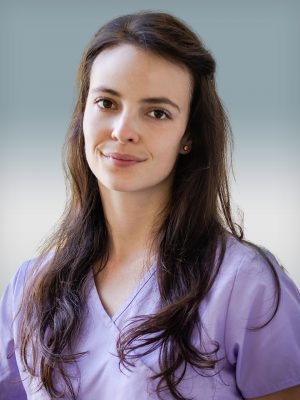 Dr. Komlósi Laura